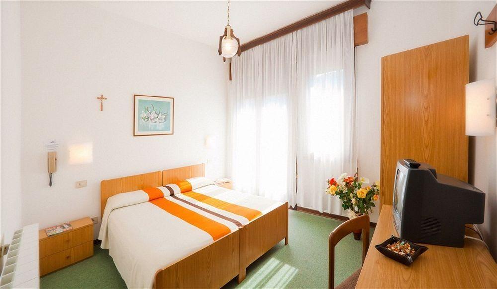 Hotel Regina Caorle Exterior photo